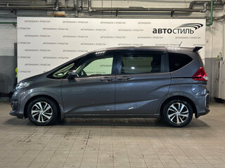 2018 Honda Freed II, серый, 1519000 рублей, вид 2