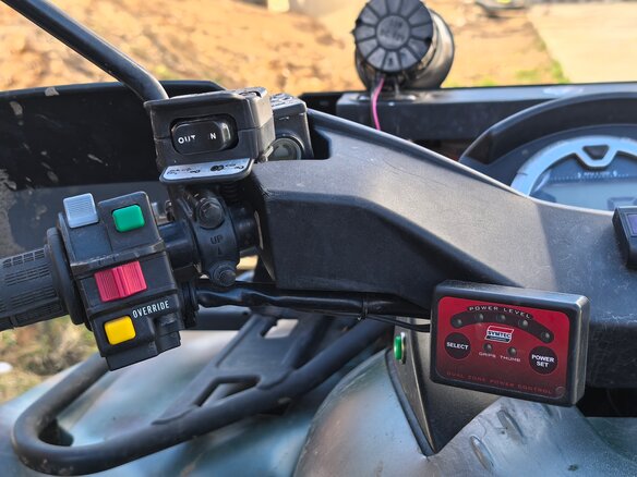 2007 BRP Can-Am Outlander MAX 650, жёлтый, 650000 рублей - вид 8