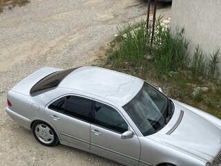 2001 Mercedes-Benz E-Класс 320 II (W210, S210) Рестайлинг, серебристый, 950000 рублей, вид 2