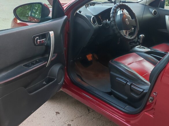 2012 Nissan Qashqai I Рестайлинг, красный, 1010000 рублей - вид 5