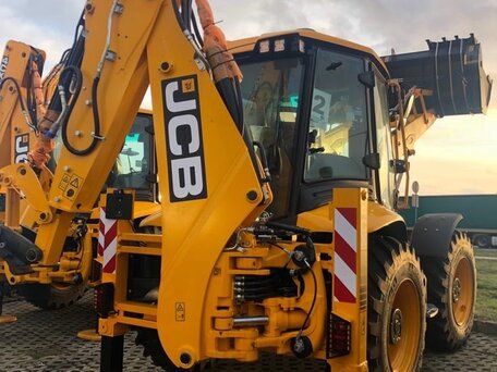 2022 JCB 4CX, 15500000 рублей, вид 1