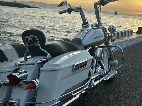 2008 Harley-Davidson Road King, белый, 1100000 рублей, вид 1