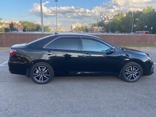 2017 Toyota Camry VII (XV50) Рестайлинг 2, чёрный, 1650000 рублей, вид 2