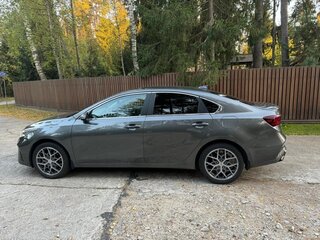 2022 Kia Cerato IV Рестайлинг, серый, 2300000 рублей, вид 4