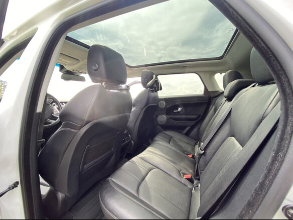 2018 Land Rover Range Rover Evoque I Рестайлинг, белый, 2700000 рублей - вид 14