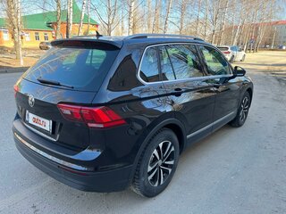 2019 Volkswagen Tiguan II, чёрный, 2490000 рублей, вид 1