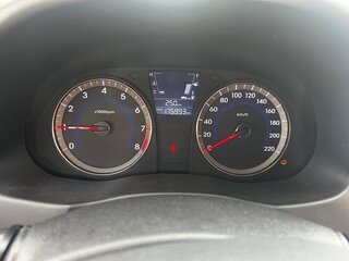 2011 Hyundai Solaris I, пурпурный, 820000 рублей, вид 5