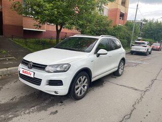 2014 Volkswagen Touareg II, белый, 2000000 рублей, вид 1