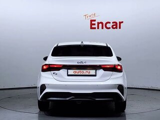 2022 Kia K3 II Рестайлинг, белый, 1770000 рублей, вид 3