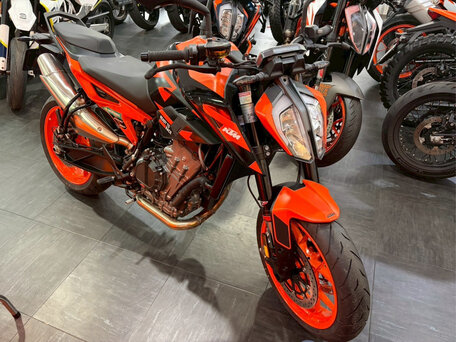 2023 KTM 890 Duke GP, оранжевый, 900000 рублей, вид 1