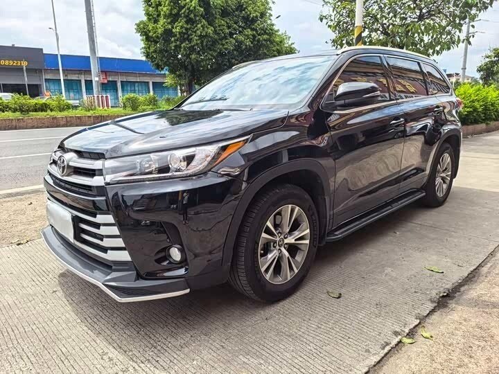 Открыть фотографии: Toyota Highlander III (XU50) Рестайлинг