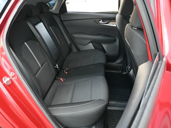2019 Kia Cerato IV, красный, 1684000 рублей - вид 6