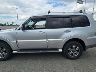 2007 Mitsubishi Pajero IV, серебристый, 1900000 рублей, вид 4