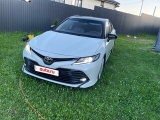 2019 Toyota Camry VIII (XV70), белый, 2495000 рублей, вид 2