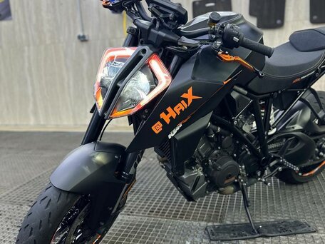 2018 KTM 1290 Super Duke R, чёрный, 980000 рублей, вид 2