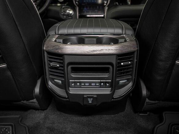 2026 Ram 1500 Crew Cab V Рестайлинг, серебристый, 9490000 рублей - вид 26