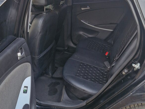 2012 Hyundai Solaris I, чёрный, 600000 рублей - вид 3