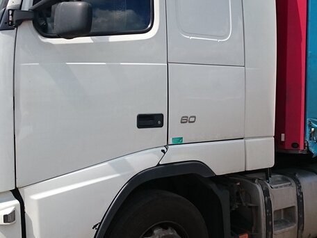 2012 Volvo FH, белый, 3600000 рублей, вид 3