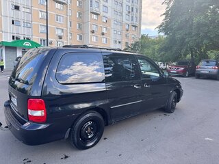 2005 Kia Carnival I Рестайлинг, чёрный, 470000 рублей, вид 4