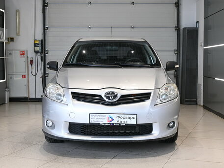 2011 Toyota Auris I Рестайлинг, серебристый, 815990 рублей, вид 2