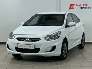 2013 Hyundai Solaris I, белый, 680000 рублей, вид 1