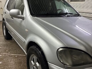 1998 Mercedes-Benz M-Класс 430 I (W163), серый, 600000 рублей, вид 2