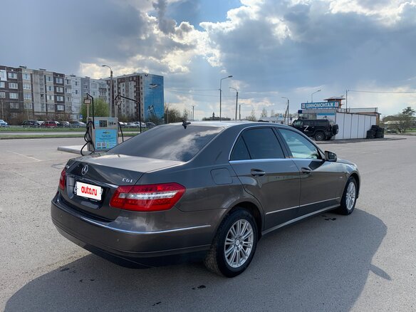 2010 Mercedes-Benz E-Класс 250 5G-Tronic IV (W212, S212, C207), серый, 1400000 рублей - вид 1