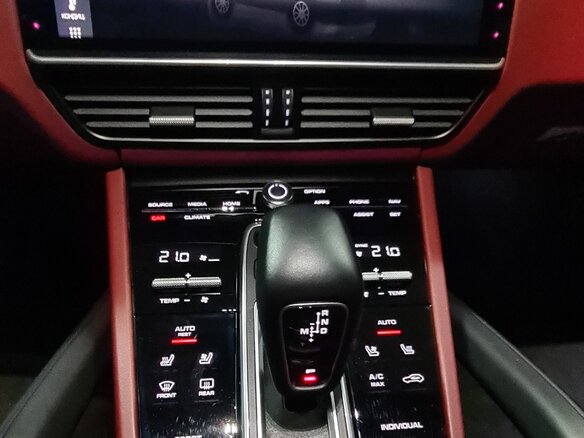 2019 Porsche Cayenne III, серый, 4900000 рублей - вид 12