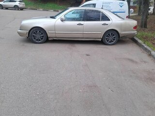 1997 Mercedes-Benz E-Класс 320 II (W210, S210), белый, 350000 рублей, вид 4