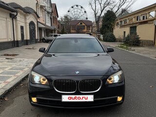 2010 BMW 7 серии Long 740Li V (F01/F02/F04), серый, 1750000 рублей, вид 2