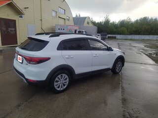 2020 Kia Rio X-Line IV, белый, 1500000 рублей, вид 4