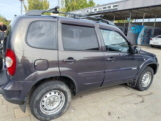 2015 Chevrolet Niva I Рестайлинг, коричневый, 670000 рублей, вид 5
