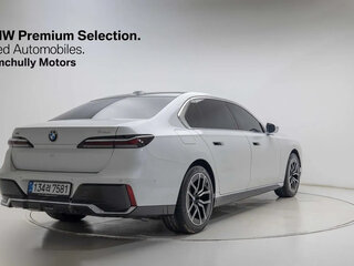 2026 BMW 7 серии 740 xDrive VII (G70) Рестайлинг, белый, 15175000 рублей, вид 2