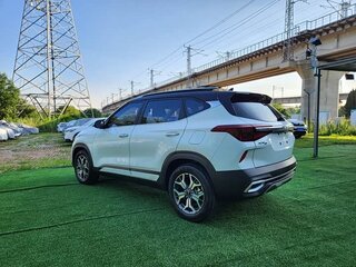 2022 Kia KX3, белый, 1615666 рублей, вид 5