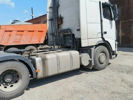2011 Volvo FH, белый, 7200000 рублей, вид 4