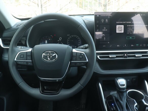 2025 Toyota Highlander IV (XU70), белый, 5350000 рублей - вид 12