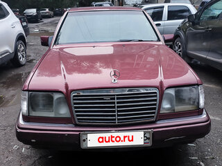 1995 Mercedes-Benz E-Класс 220 I (W124), красный, 250000 рублей, вид 1