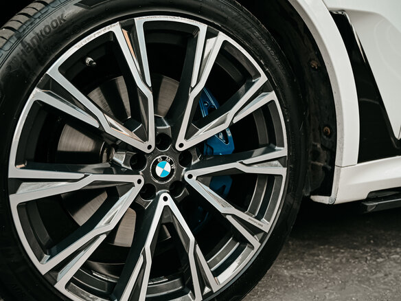 2019 BMW X7 M50d I (G07), белый, 7500000 рублей - вид 19