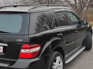2005 Mercedes-Benz M-Класс 320 II (W164), чёрный, 950000 рублей, вид 5