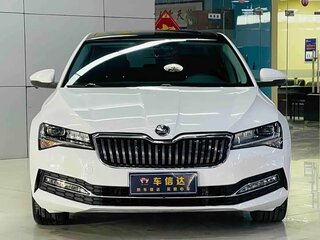 2021 Skoda Superb III Рестайлинг, белый, 1640700 рублей, вид 1