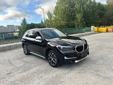 2022 BMW X1 Long 20Li sDrive II (F48) Рестайлинг, чёрный, 2537007 рублей, вид 3