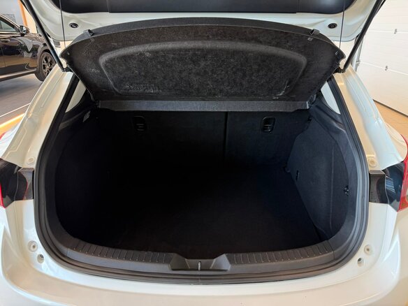 2013 Mazda Axela II Рестайлинг, белый, 1299000 рублей - вид 20