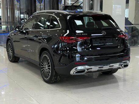 2025 Mercedes-Benz GLC 300 II (X254), чёрный, 8690000 рублей, вид 4
