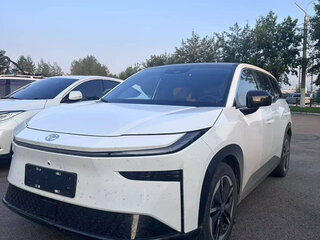 2025 Toyota bZ3X 58.3 kWh, белый, 2980000 рублей, вид 1