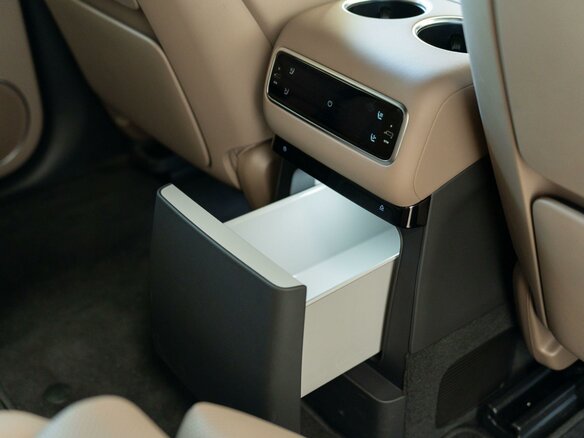 2025 Li Auto (Lixiang) L9 52.3 kWh I Рестайлинг, чёрный - вид 15