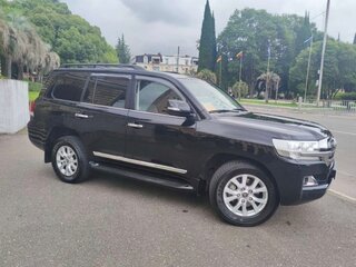 2020 Toyota Land Cruiser 200 Series Рестайлинг 2, чёрный, 8900000 рублей, вид 4