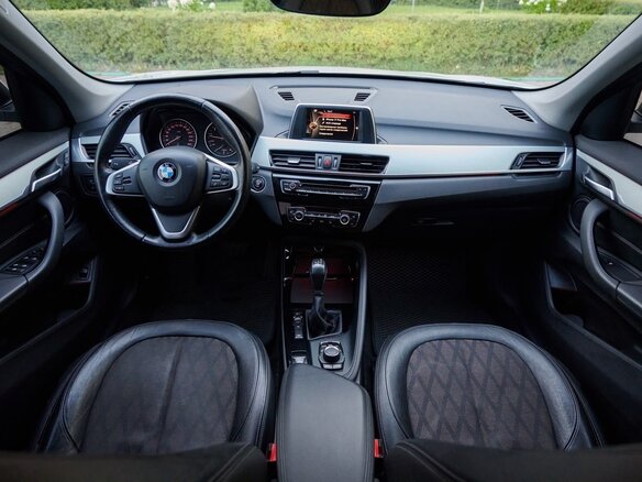 2015 BMW X1 20i xDrive II (F48), белый, 2140000 рублей - вид 12