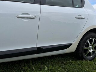 2013 Renault Megane III Рестайлинг, белый, 900000 рублей, вид 4