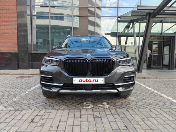 2022 BMW X5 30d IV (G05/G18), серый, 8400000 рублей - вид 2