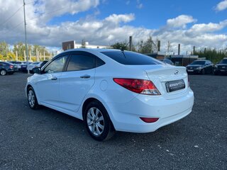 2013 Hyundai Solaris I, белый, 727000 рублей, вид 3